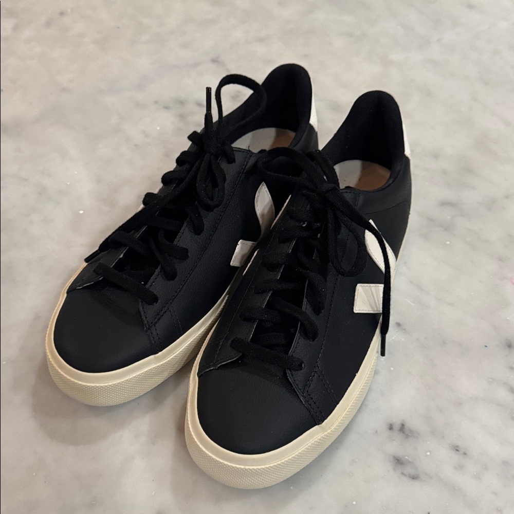 New Veja Campo Black and white leather sneakers - Picture 6 of 9